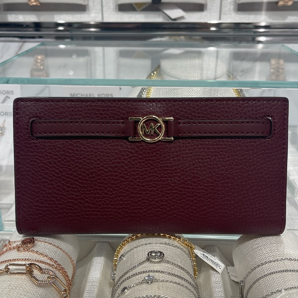 Michael Kors Reed Lg Bifold Pebbled Leather Snap Wallet Card Case 
Oxblood 
NWT - Picture 14 of 16